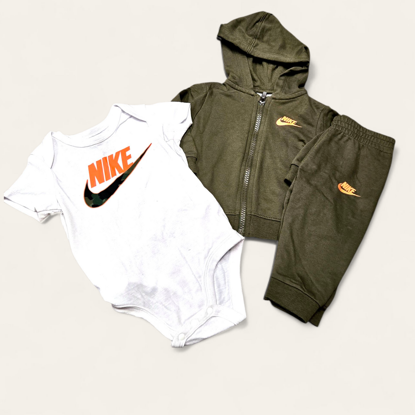 6m Ensemble 3pcs NIKE