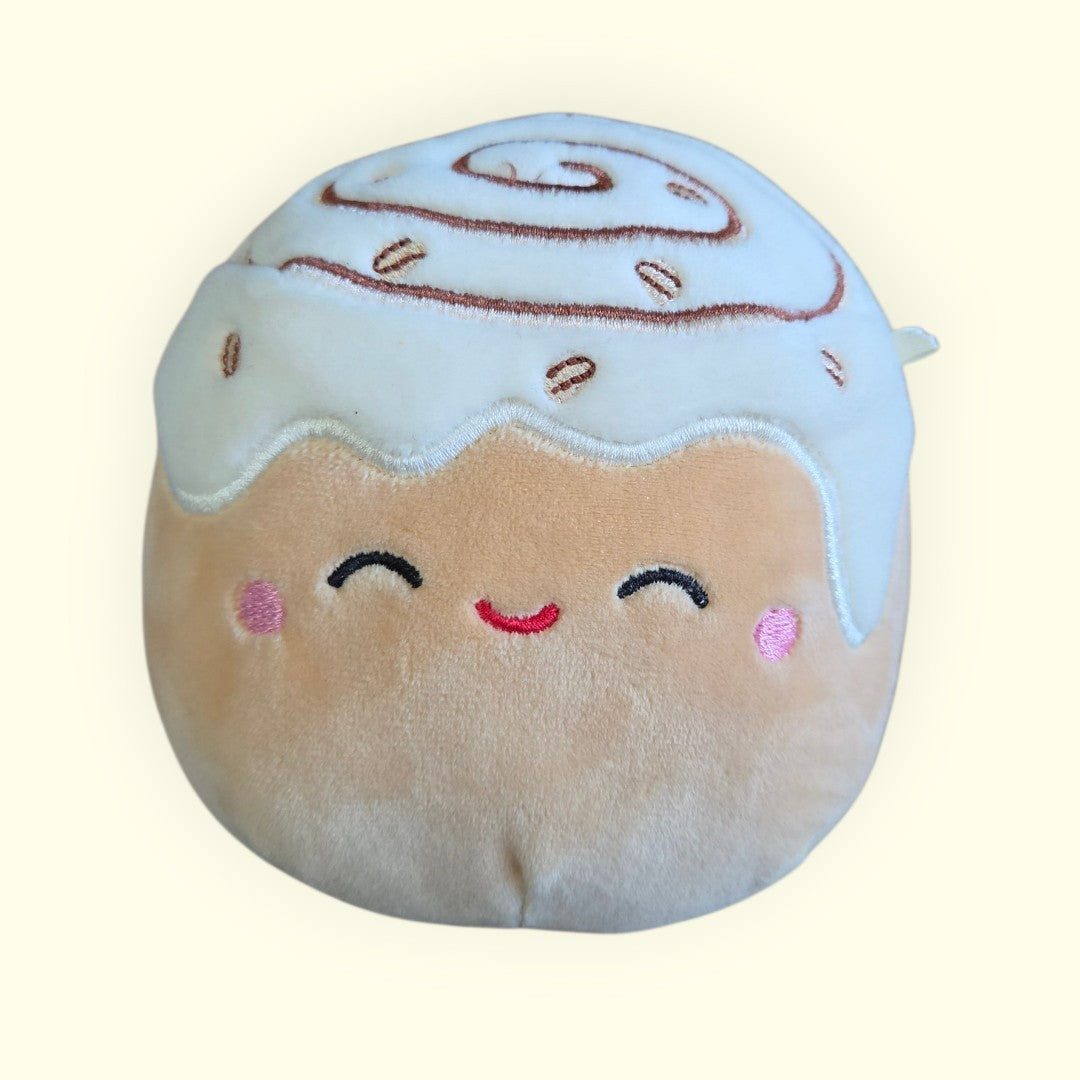 Peluche Squishmallows - Chanel la Brioche à la Cannelle